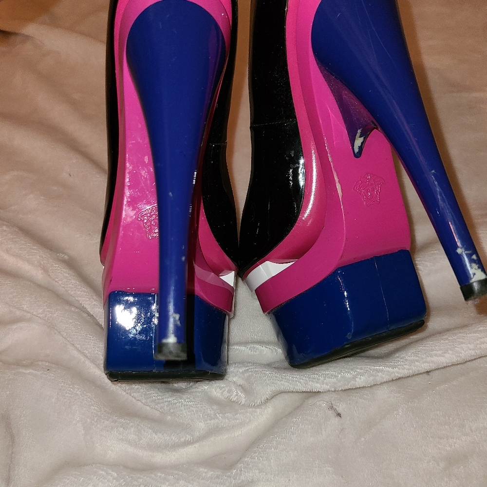 VERSACE Patent Leather Triple Platform - Picture 5 of 5